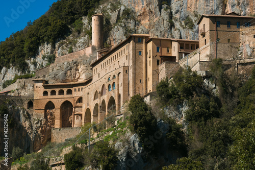 Tableau sur toile Abbazia di San Benedetto incastonata nella roccia a Subiaco