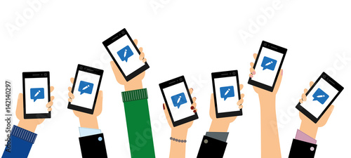 Personen zeigen mobile Benachrichtigungen