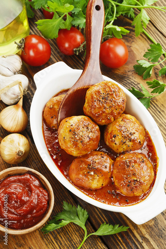 Meatballs with tomato sauce