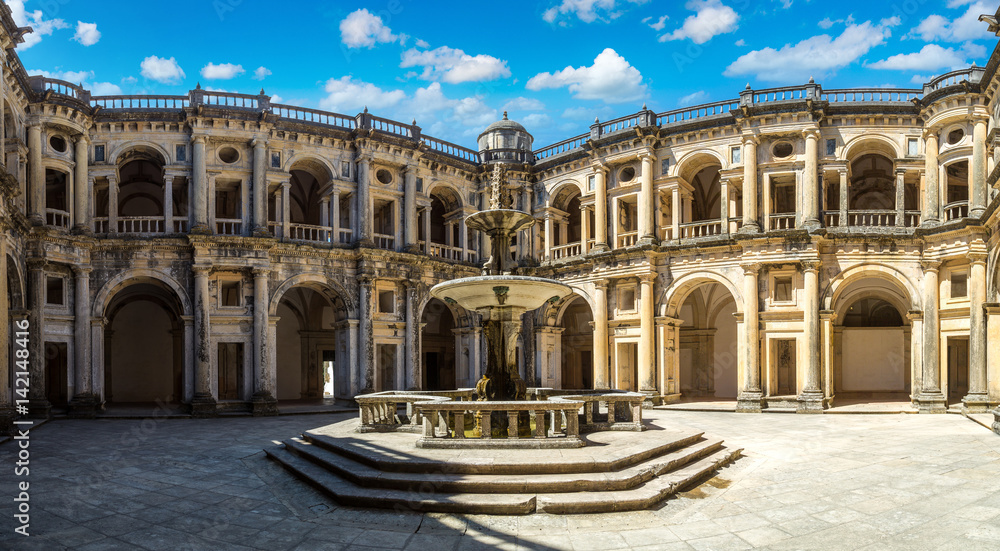 Naklejka premium Medieval Templar castle in Tomar