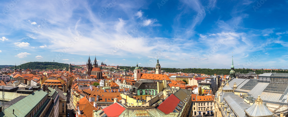 Obraz premium Panoramic aerial view of Prague