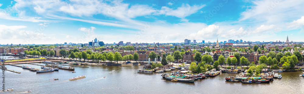 Obraz premium Panoramiczny widok na Amsterdam