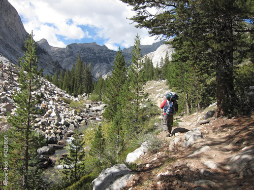 Hiking in Kings Canyon National Park 