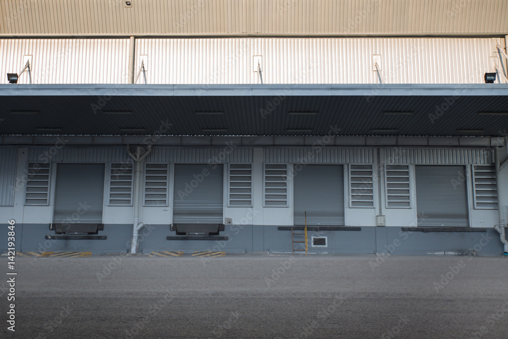 Storage entrances and warehouse Storage entrances and warehouse