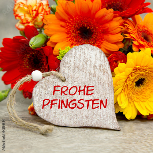 Blumen und Herz: Frohe Pfingsten