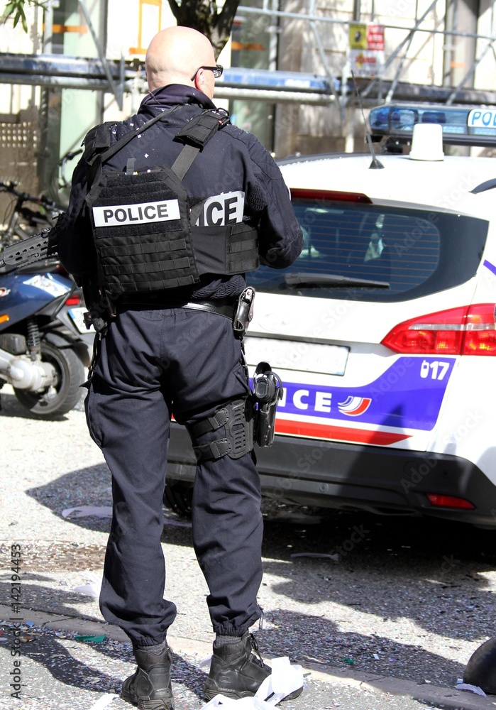 policier en intervention policier en intervention