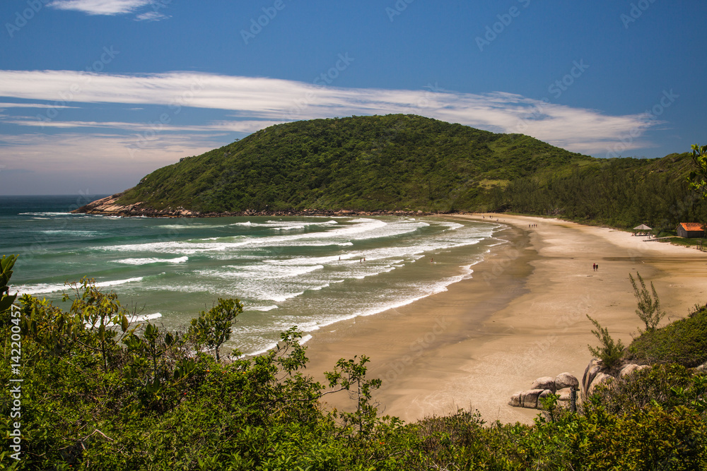 Praia Vermelha, bei Praia do Rosa, Santa Catarina, in Brasilien Praia Vermelha, bei Praia do Rosa, Santa Catarina, in Brasilien