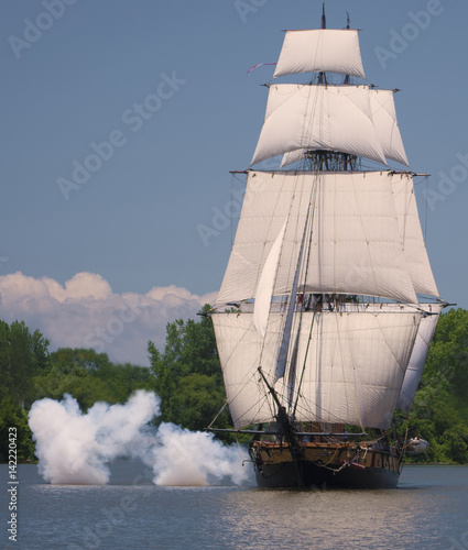 Canvastavla Tall Ship with Cannon