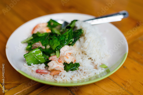 Fried kale with shrimps