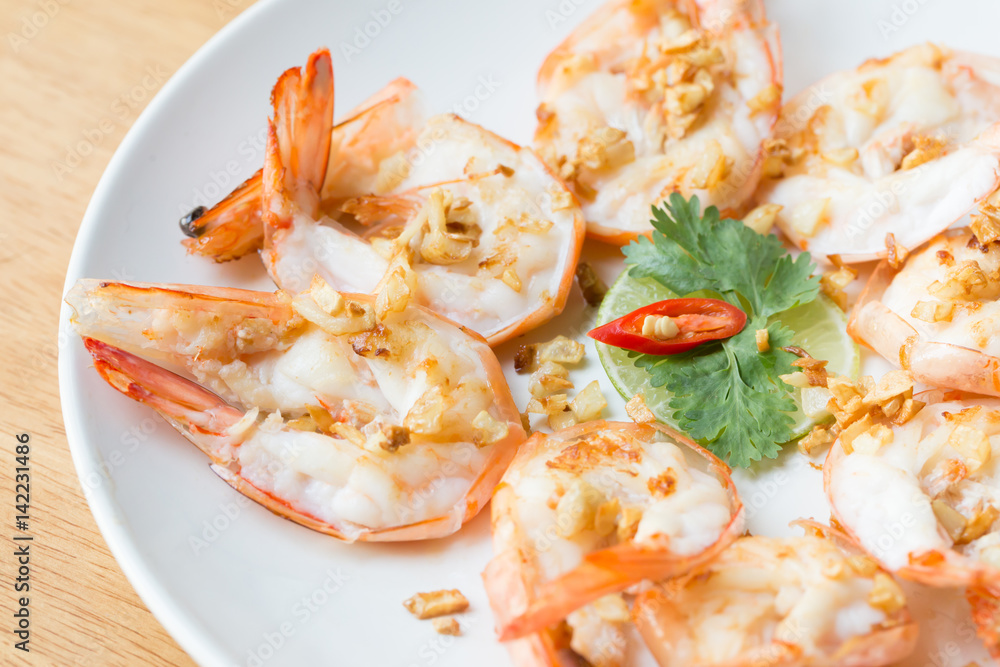 Boiled shrimp with garlic Boiled shrimp with garlic
