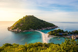 Ko Nang Yuan is a small island very close to Ko Tao. It is famous for its diving spots and its great snorkeling beach.
