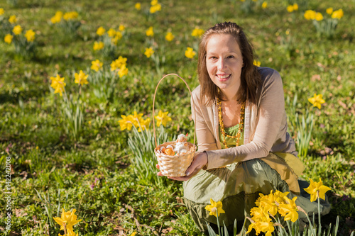 Saskia mit Osternest photo