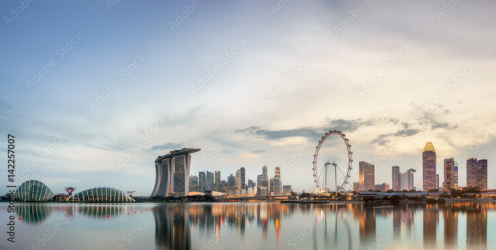 Naklejka premium Singapore Skyline and view of Marina Bay