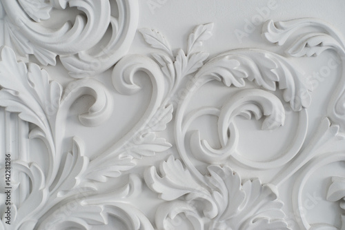 Luxury white wall design bas-relief with stucco mouldings roccoco element