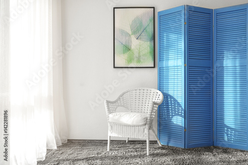 Φωτογραφία Modern interior design with furniture and blue wooden screen