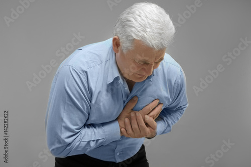 Man with chest pain sufferi...