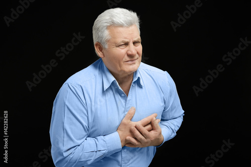 Man with chest pain sufferi...