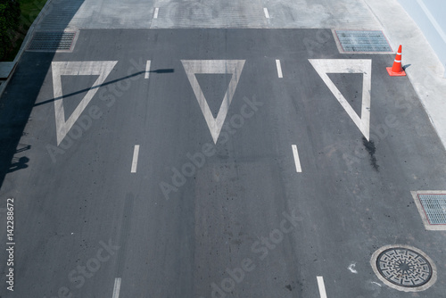 Give way road marking