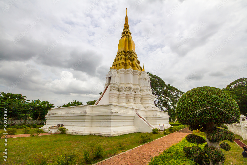 Fototapeta premium Buddhist temple in Thailand