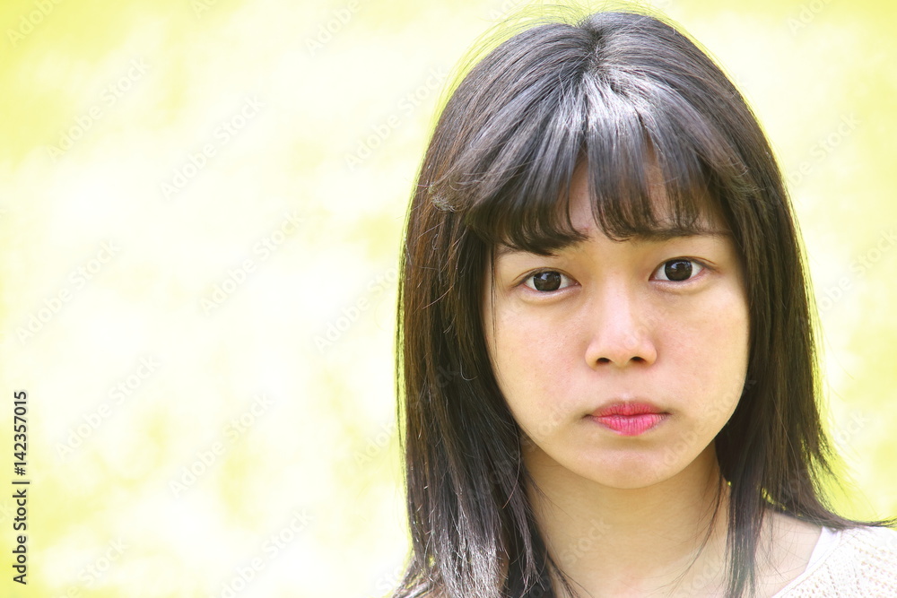 Naklejka premium 不安な学生