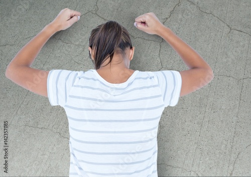 Billede på lærred Angry grief struck young woman banging wall with cracks