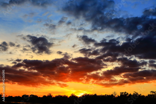 Fototapeta Naklejka Na Ścianę i Meble -  Beautiful atmosphere sky at sunset.