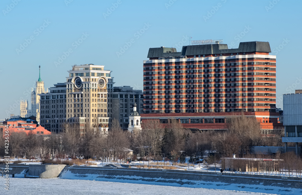 Φωτογραφία View of President hotel in the downtown, Crimean embankment and park Muzeon,