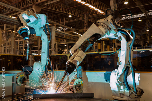 Robots are welding test run program