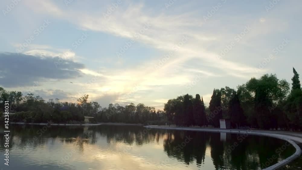 Cielo y lago Cielo y lago