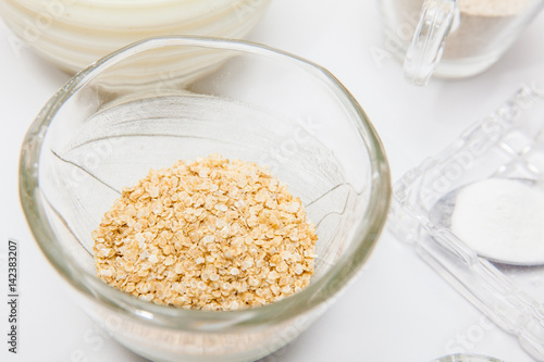 Quinoa crepes preparation : Close up of quinoa flakes © anamejia18