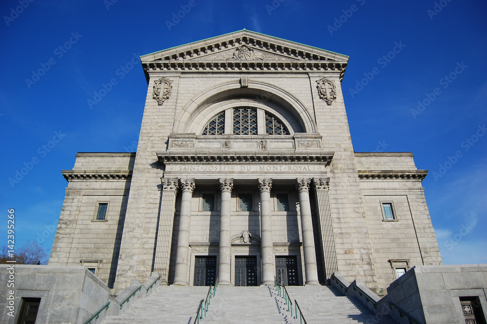 Obraz premium Saint Joseph Oratory (French: Oratoire Saint-Joseph) in Montreal, Quebec, Canada.