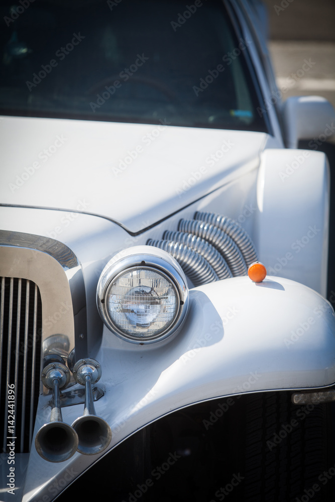 Fototapeta premium Vintage car headlight
