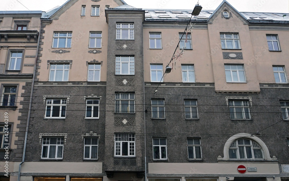 Riga, Terbatas 4-8, elements of the facade of Art Nouveau