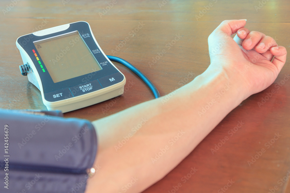Measuring blood pressure Measuring blood pressure