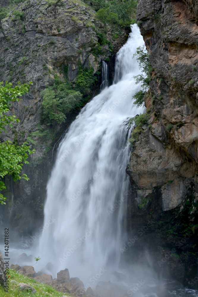 Obraz premium Kapuzbashi waterfall