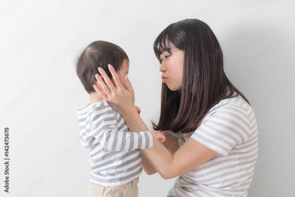 赤ちゃん　お母さん　育児