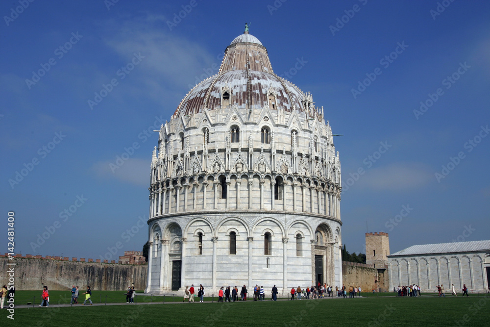 Baptisterium auf der Piazza dei Miracoli in Pisa 