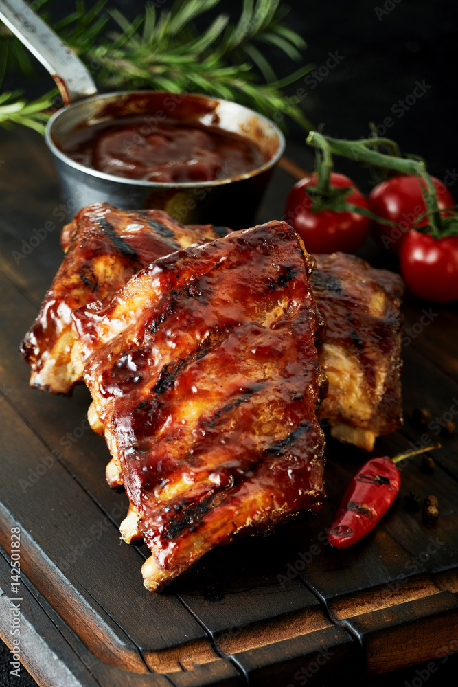 Spicy barbecued marinaded chili spare ribs