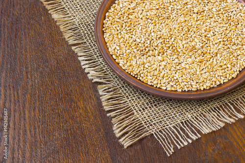 Grains of wheat in the ceramic plate