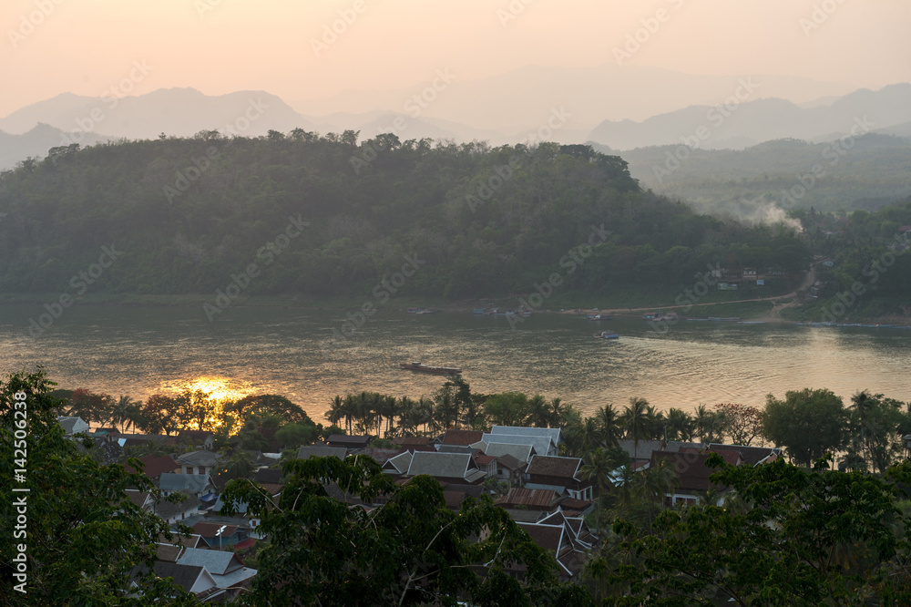 Sunset on the Mekong River, Loas