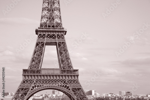 Fototapeta Naklejka Na Ścianę i Meble -  Middle Section of the Eiffel Tower, Paris, France