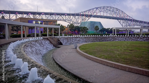 Foto Corpus Christi Harbor Bridge from the Water Gardens at Bayfront Science Park at