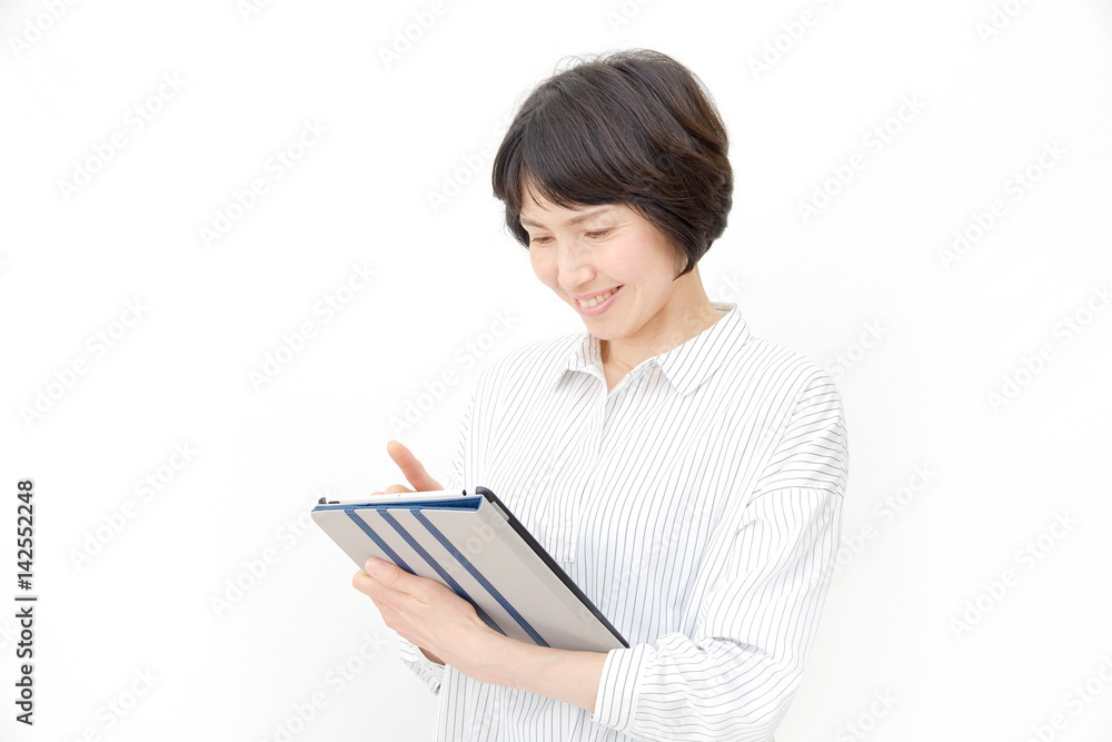 ミドル 女性 タブレット ミドル 女性 タブレット