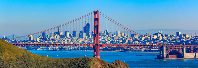 Fototapete San Francisco Panorama der Golden Gate Bridge und der Skyline von San Francisco  © SvetlanaSF