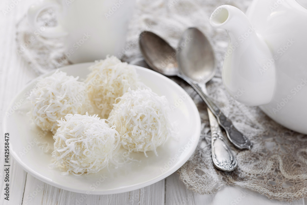 Homemade coconut candies Homemade coconut candies