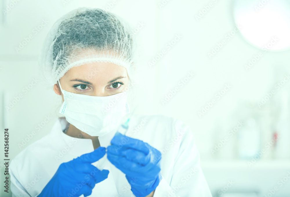 Fototapeta premium Nurse making injection
