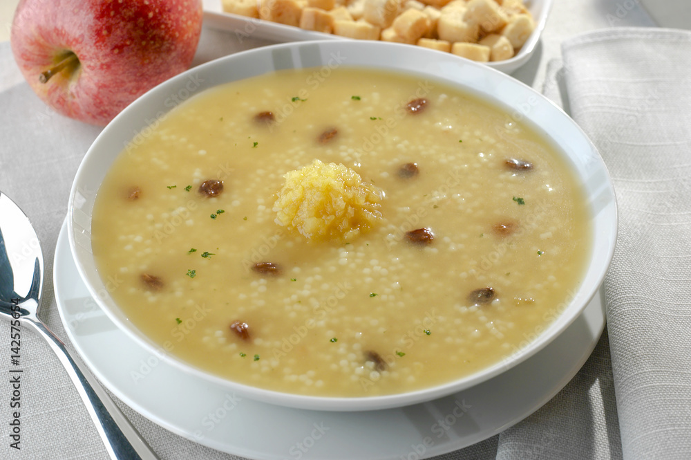 semola groats soup with mashed apple