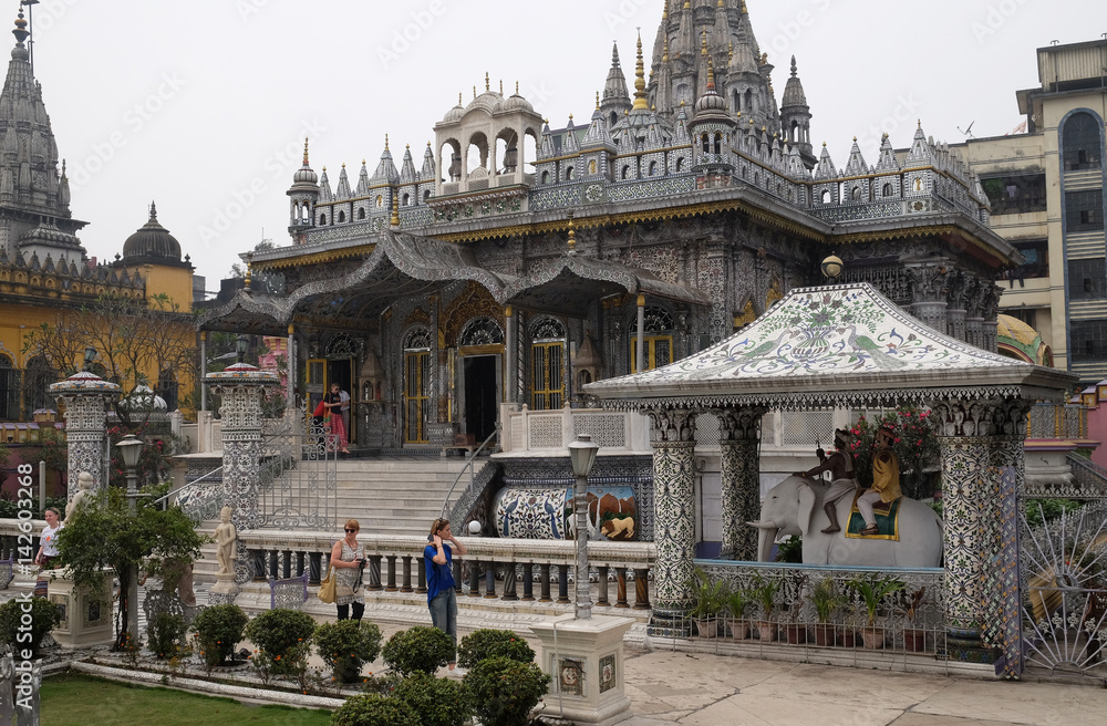 Obraz premium Jain Temple (also called Parshwanath Temple) is a Jain temple at Badridas Temple Street is a major tourist attraction in Kolkata, West Bengal, India