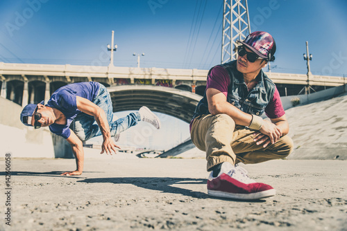 Slika na platnu Breakdancer perfrming tricks