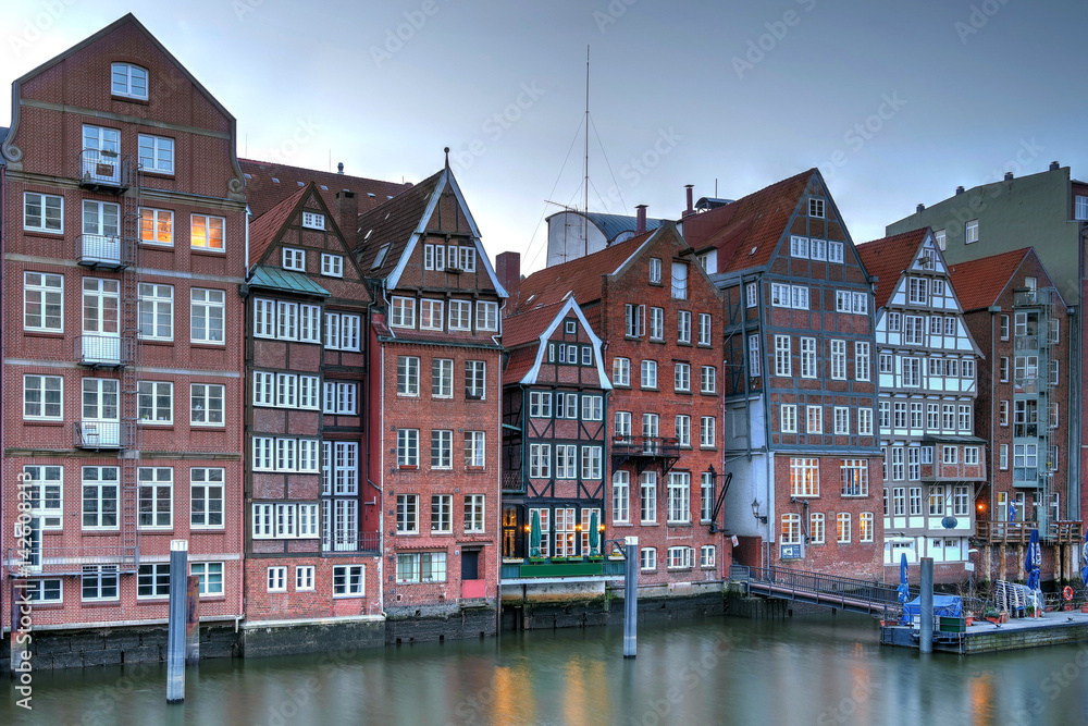 Historische Gebäude am Fleet in Hamburg